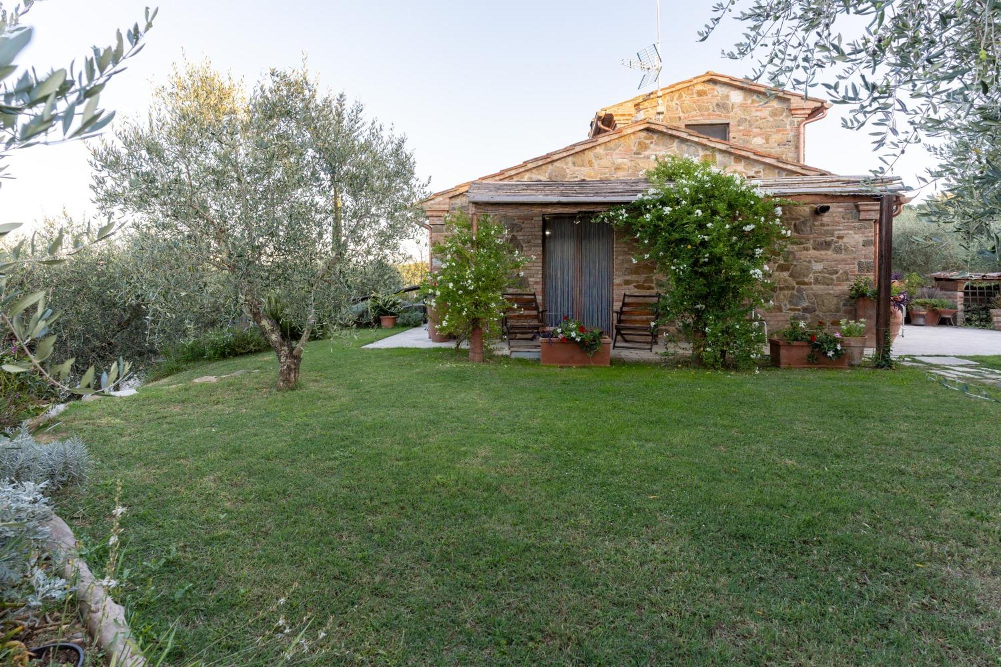 Apartamento Il Poggio Dell'Eremita Rigomagno Exterior foto